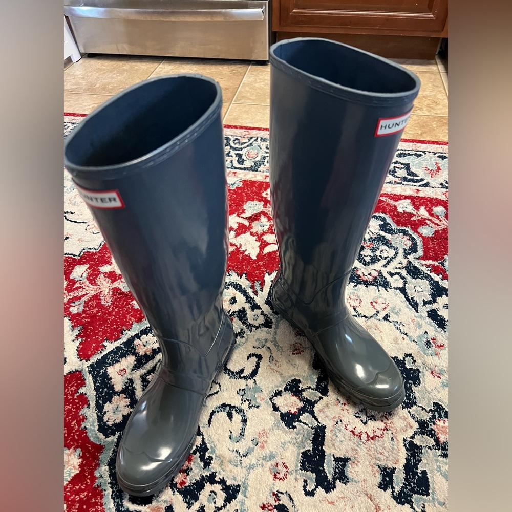 Grey shiny hunter boots